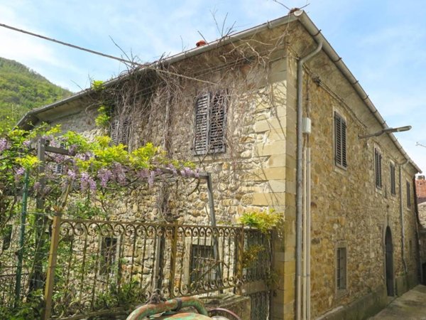 casa indipendente in vendita a Comano