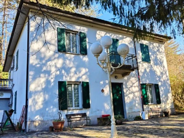 casa indipendente in vendita a Comano