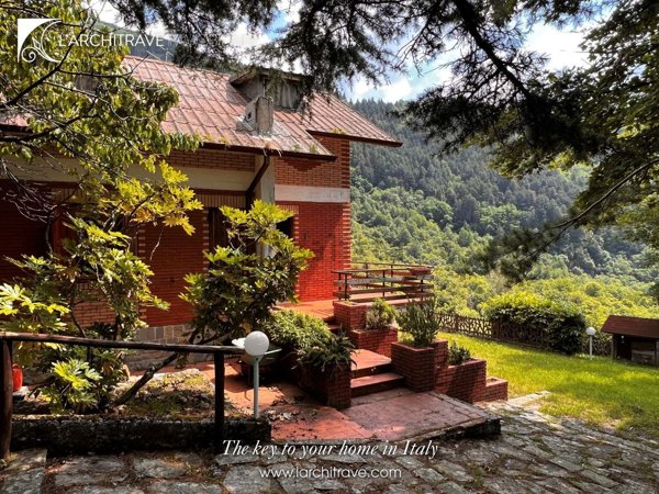 casa indipendente in vendita a Comano