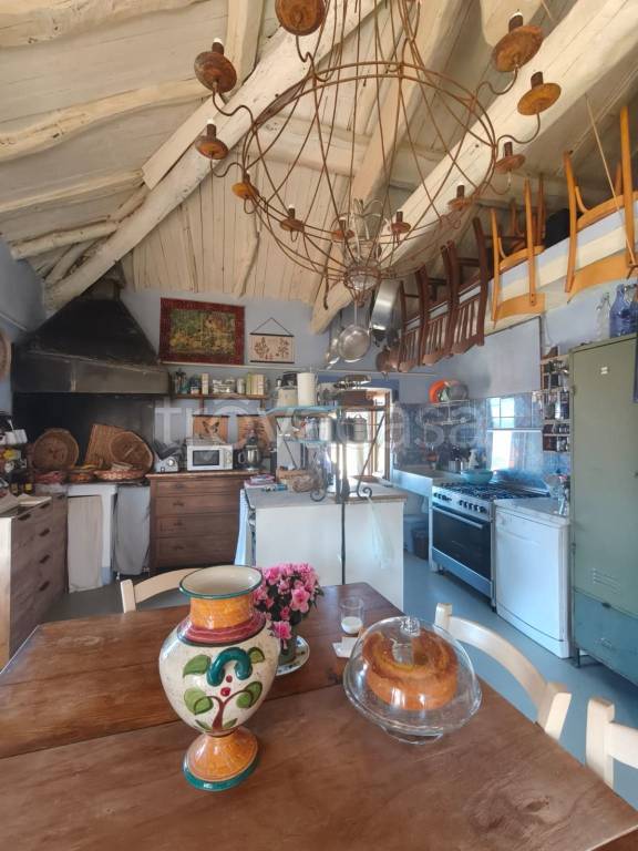 casa indipendente in vendita a Comano