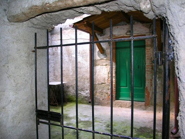 casa indipendente in vendita a Comano