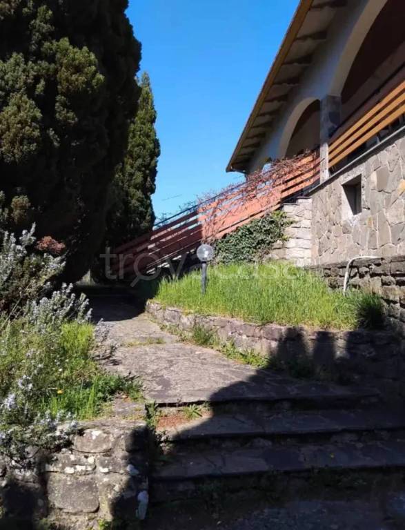 casa indipendente in vendita a Comano