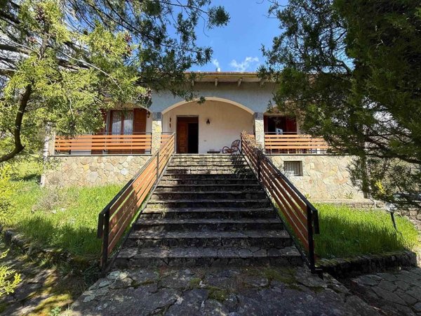 casa indipendente in vendita a Comano