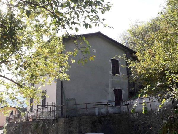 casa indipendente in vendita a Comano