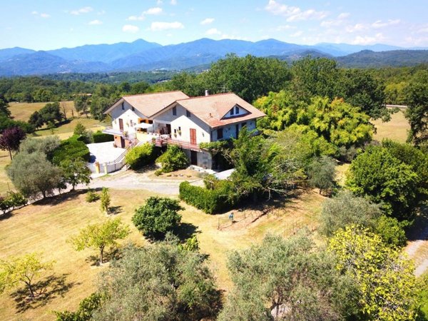 casa indipendente in vendita a Comano