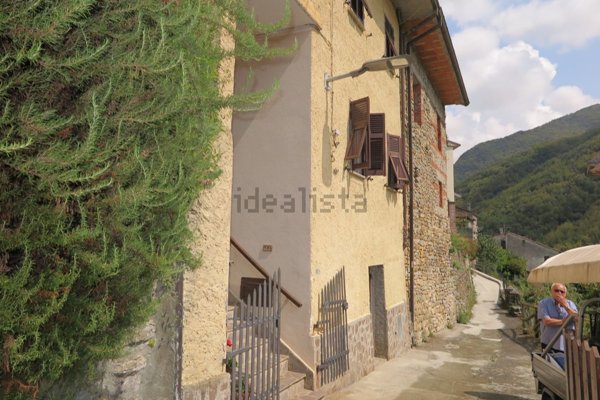 casa indipendente in vendita a Comano