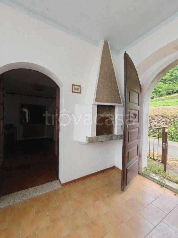 casa indipendente in vendita a Comano