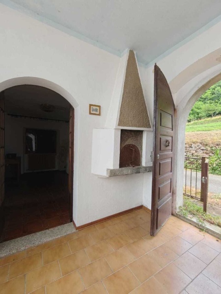 casa indipendente in vendita a Comano