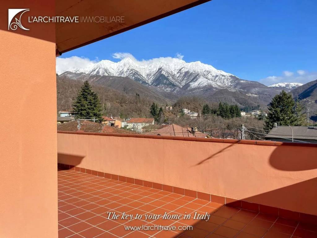 casa indipendente in vendita a Comano