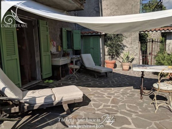 casa indipendente in vendita a Comano