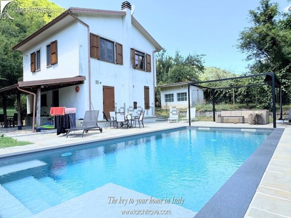 casa indipendente in vendita a Comano