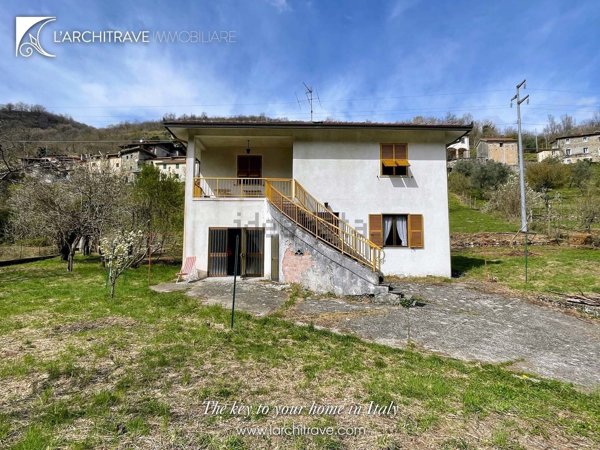 casa indipendente in vendita a Comano