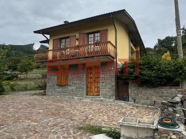 casa indipendente in vendita a Comano