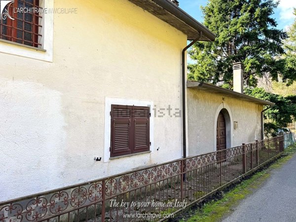 casa indipendente in vendita a Comano