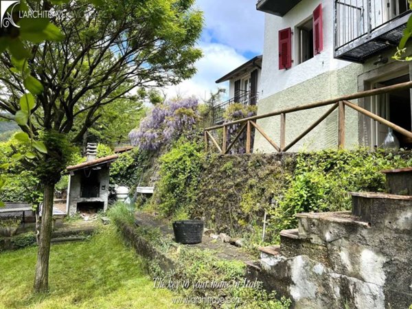 casa indipendente in vendita a Comano