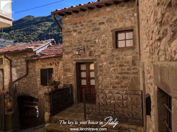 casa indipendente in vendita a Comano