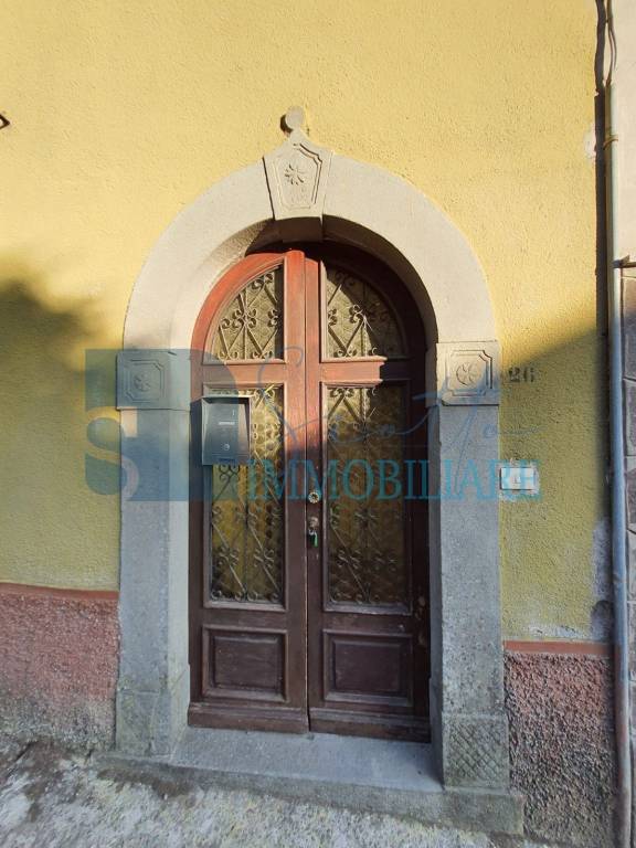 casa indipendente in vendita a Comano