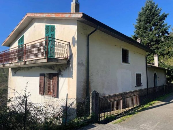 casa indipendente in vendita a Comano