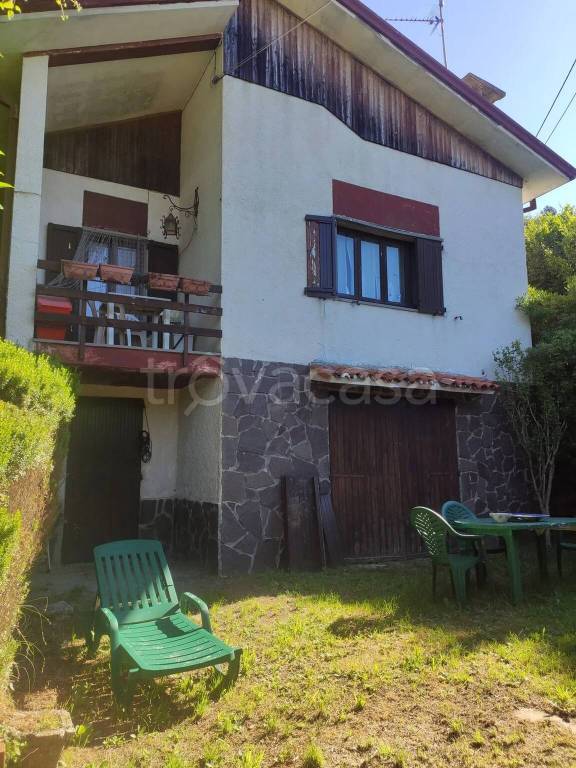 casa indipendente in vendita a Comano