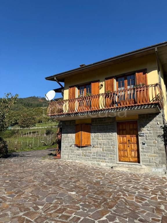 casa indipendente in vendita a Comano