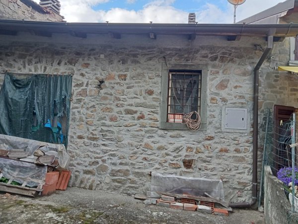 casa indipendente in vendita a Comano