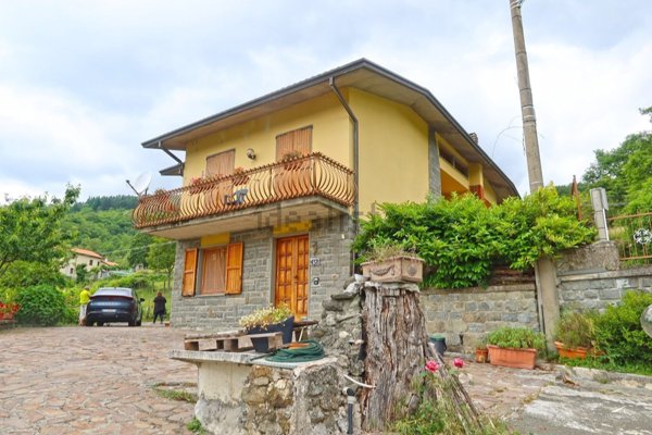 casa indipendente in vendita a Comano