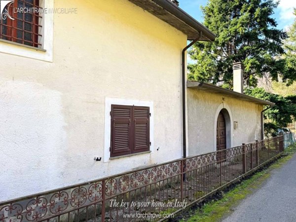 casa indipendente in vendita a Comano