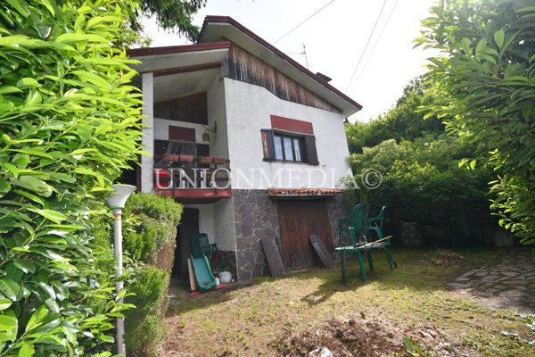 casa indipendente in vendita a Comano