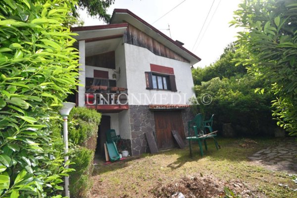 casa indipendente in vendita a Comano