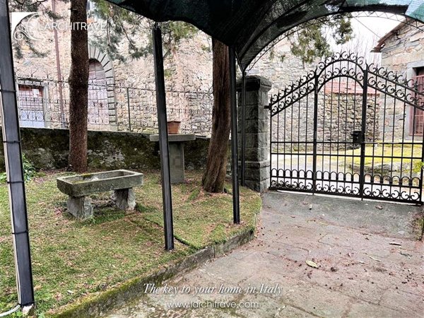 casa indipendente in vendita a Comano