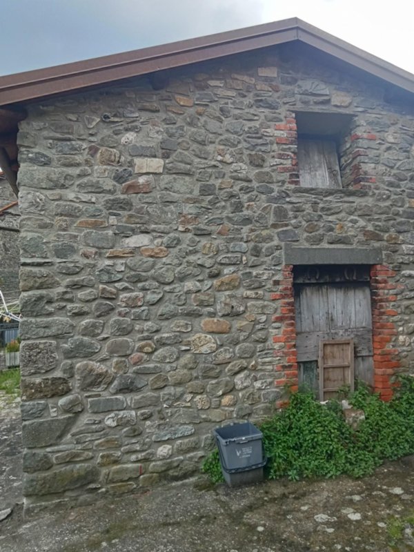 casa indipendente in vendita a Comano