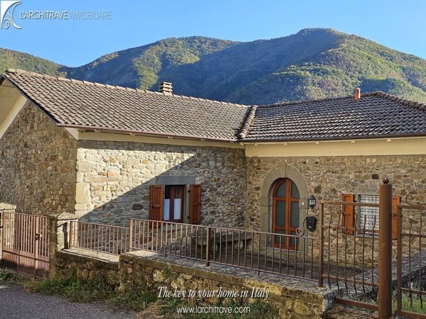 casa indipendente in vendita a Comano