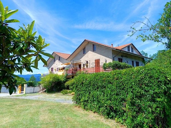 casa indipendente in vendita a Comano