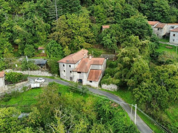 casa indipendente in vendita a Comano