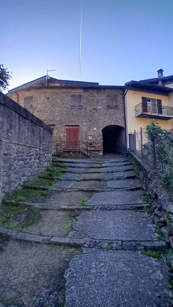 casa indipendente in vendita a Comano