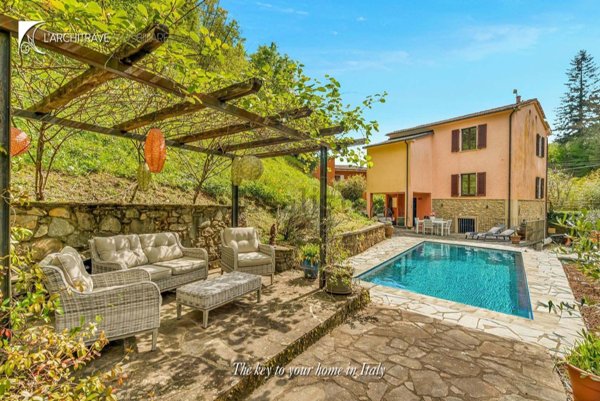 casa indipendente in vendita a Comano