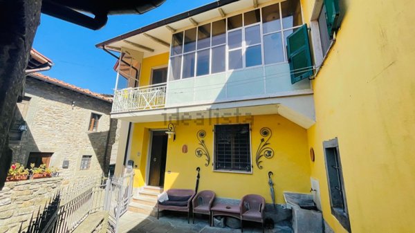 casa indipendente in vendita a Comano