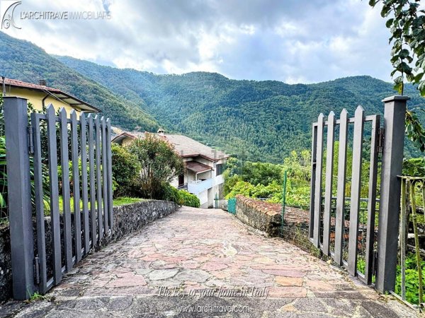 casa indipendente in vendita a Comano