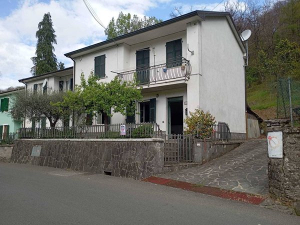 casa indipendente in vendita a Comano