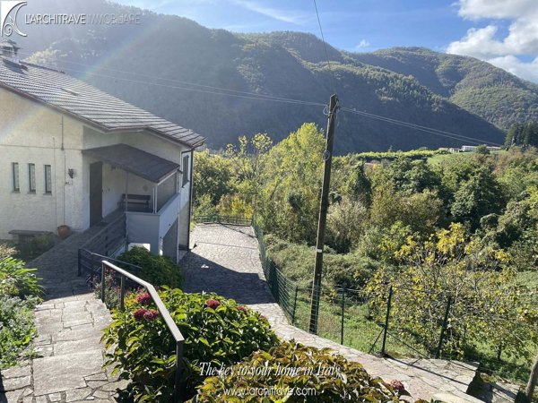 casa indipendente in vendita a Comano