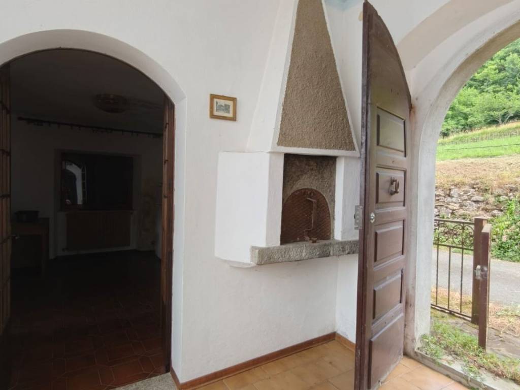 casa indipendente in vendita a Comano