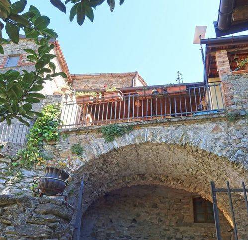 casa indipendente in vendita a Comano