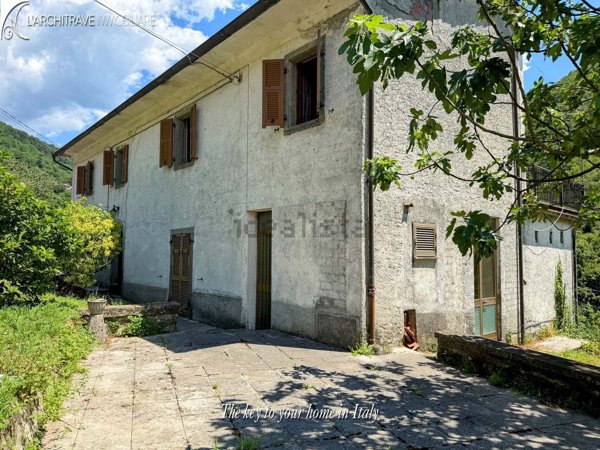 casa semindipendente in vendita a Comano