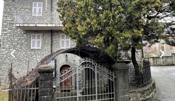 casa indipendente in vendita a Comano