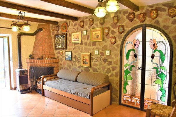 casa indipendente in vendita a Comano
