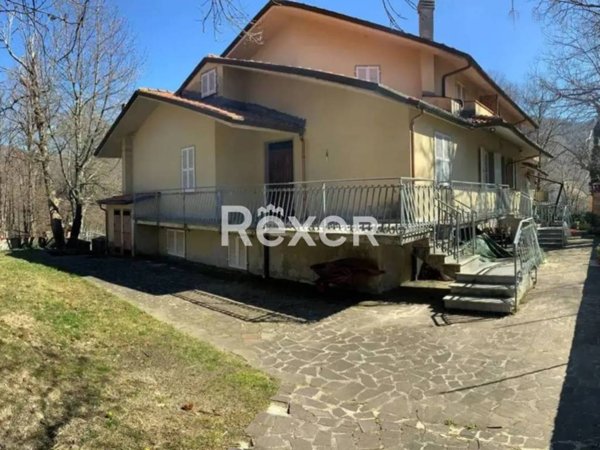casa indipendente in vendita a Comano