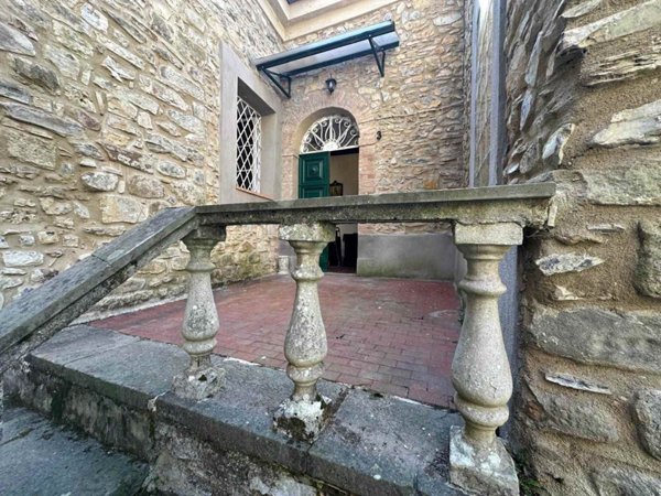 casa indipendente in vendita a Comano
