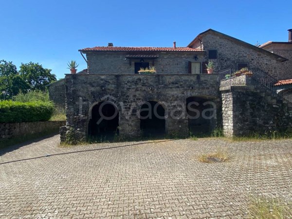 casa indipendente in vendita a Filattiera in zona Caprio
