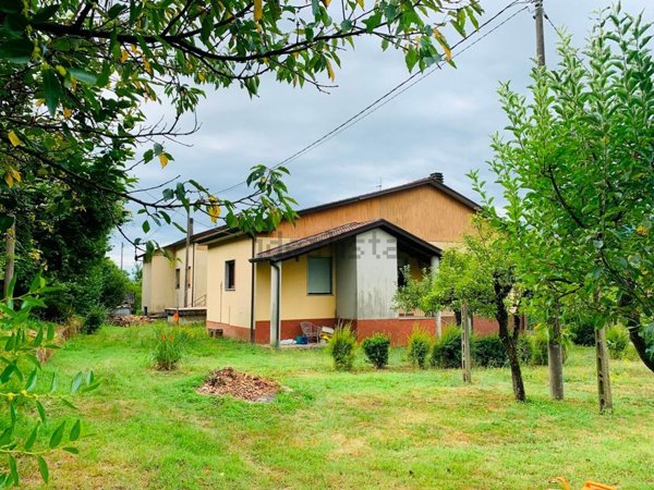 casa indipendente in vendita a Filattiera
