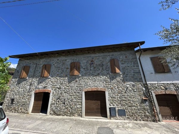 casa indipendente in vendita a Filattiera